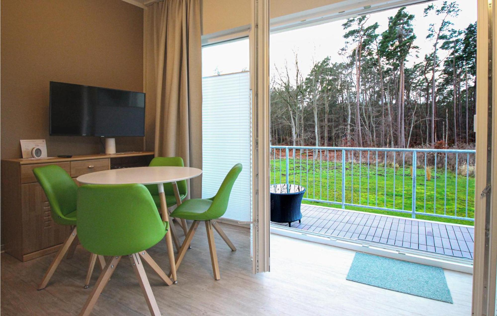 Stunning Apartment In Graal-Mueritz With Kitchen Екстер'єр фото